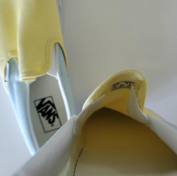 Womens Slip On Vans. NEW. Size 9.5 - Picture 4 of 4